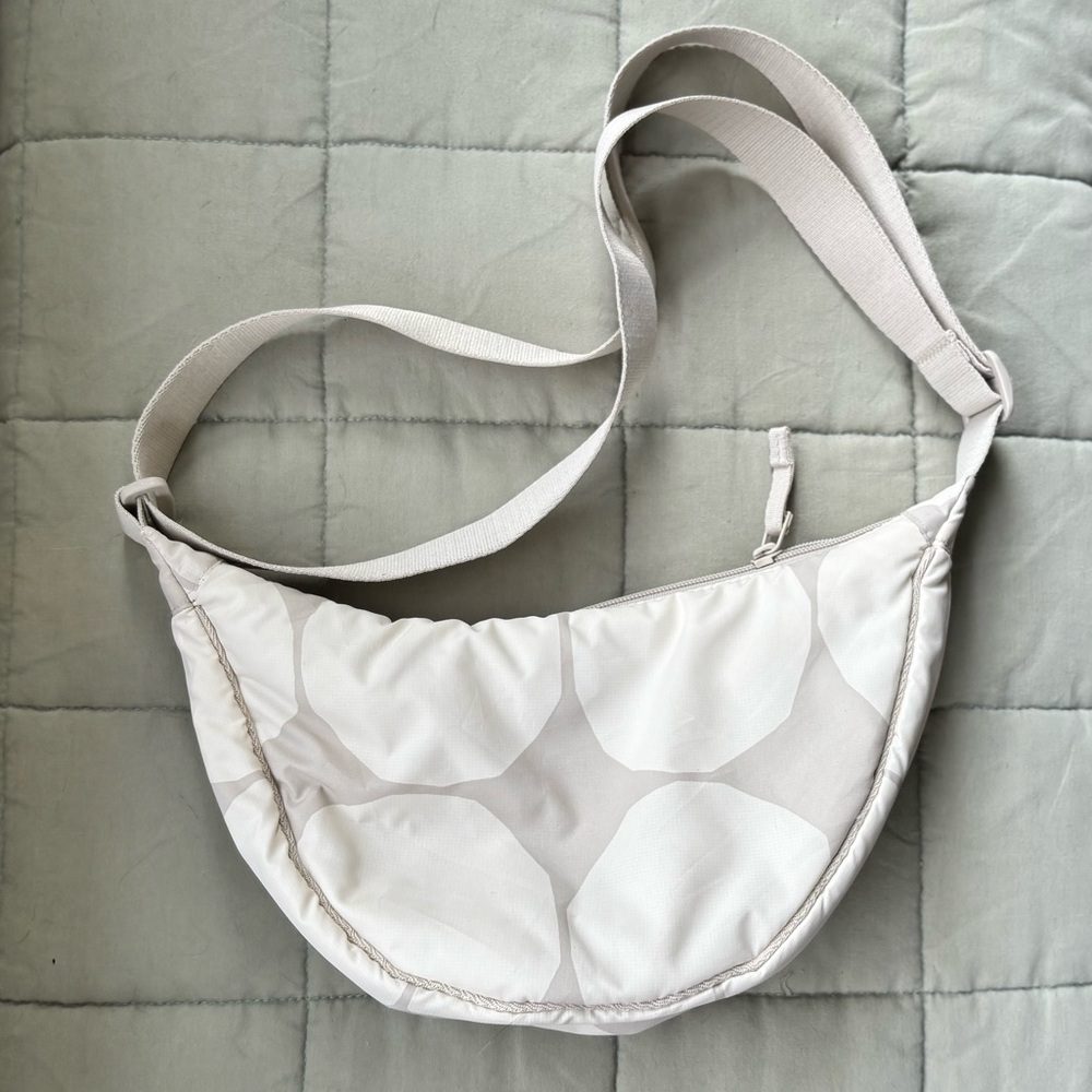 Uniqlo x Marimekko Round Mini Shoulder Bag - Stones